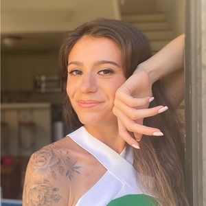 Meet your Posher, Kaya